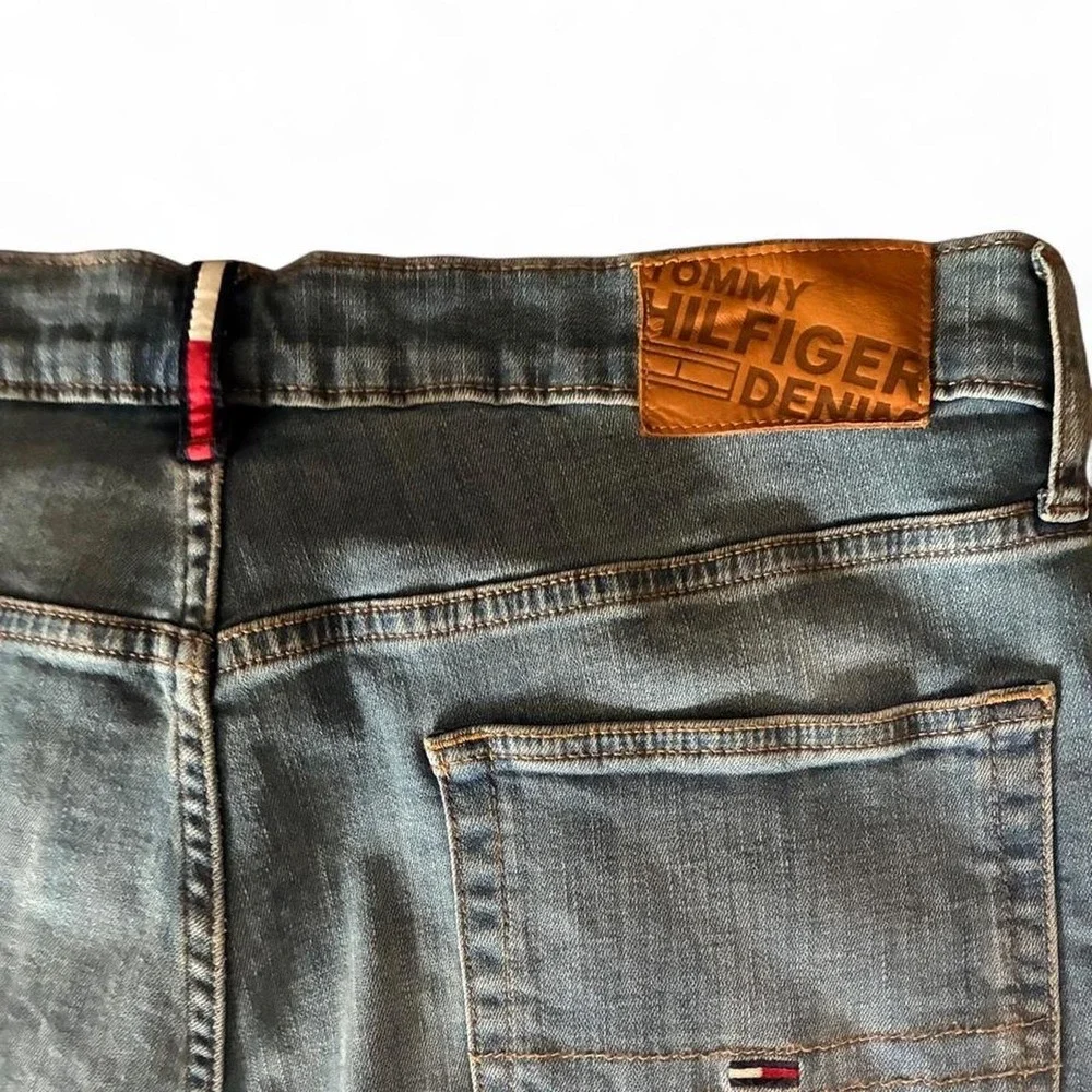 2020 Tommy Hilfiger blue denim jeans. 36
